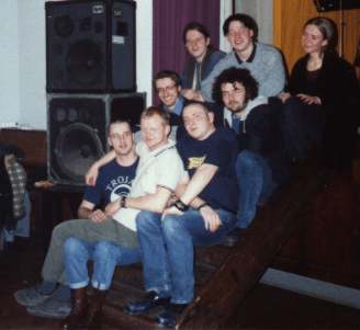 Gruppenbild mit Dame! [11,86 KB]